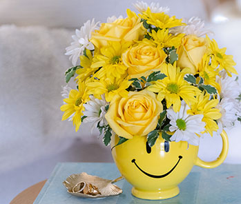 Teleflora's Be Happyยฎ Bouquet with Roses