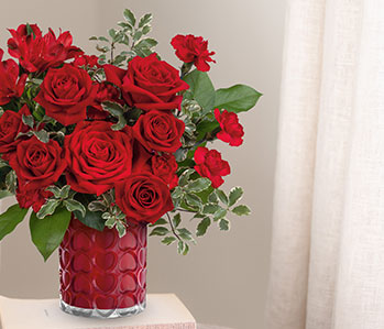 Teleflora's Radiant Hearts Bouquet