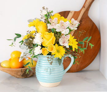 Teleflora's Bee Joyful Bouquet