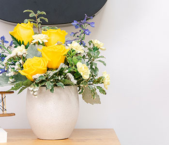 Teleflora's Coastal Bloom Bouquet