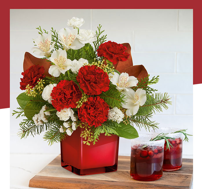 Teleflora's Scarlet Splendor Bouquet