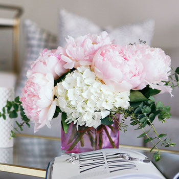 SHOP PRETTY<br>PEONIES