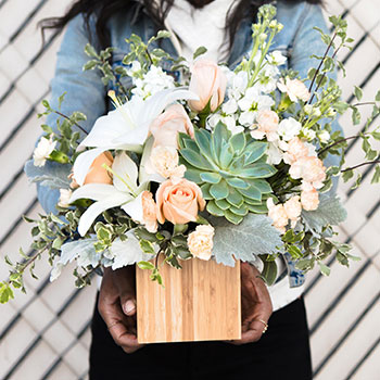 SUPPORT<br>LOCAL FLORISTS