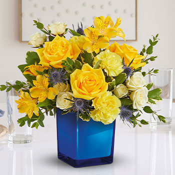 Teleflora's Golden Blue Bouquet