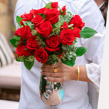 SHOP OUR BEST<br>BLOOMS