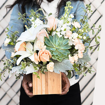 SUPPORT<br>LOCAL FLORISTS