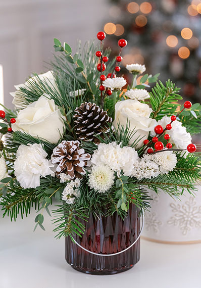 Teleflora's Gleaming Holiday Bouquet